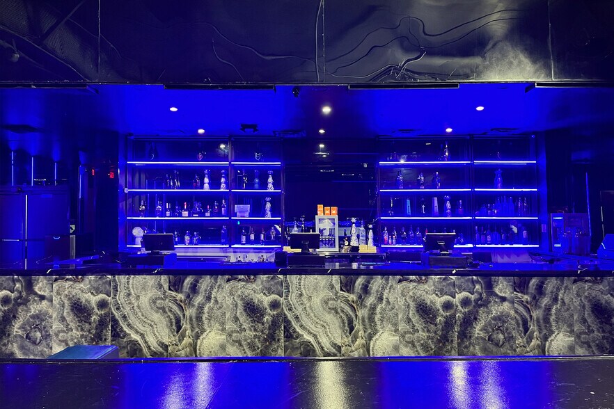 More Photos Of 5002 Washington Ave, Houston Bar For Lease