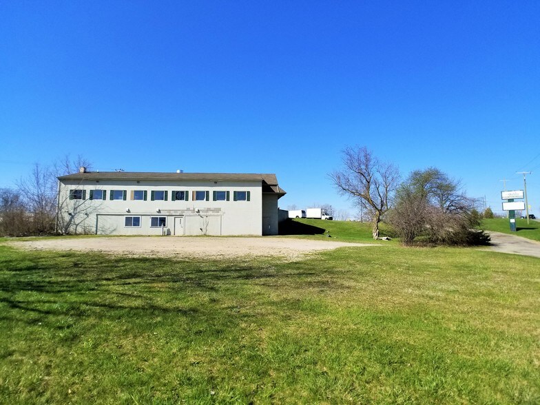 More Photos Of 50 E North Territorial Rd, Whitmore Lake Restaurant For Sale