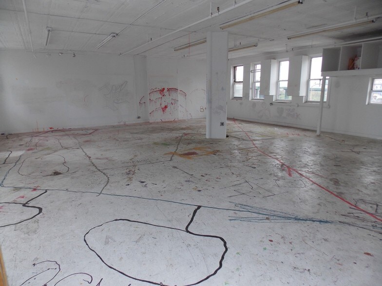 More Photos Of 122-126 18th St, Brooklyn Warehouse For Lease