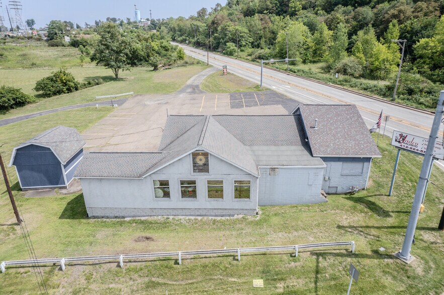 More Photos Of 1000 E Pittsburgh McKeesport Blvd, North Versailles General Retail For Sale