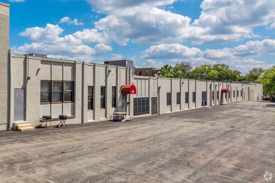 More Photos Of 621-641 Lofstrand Ln, Rockville Flex For Lease