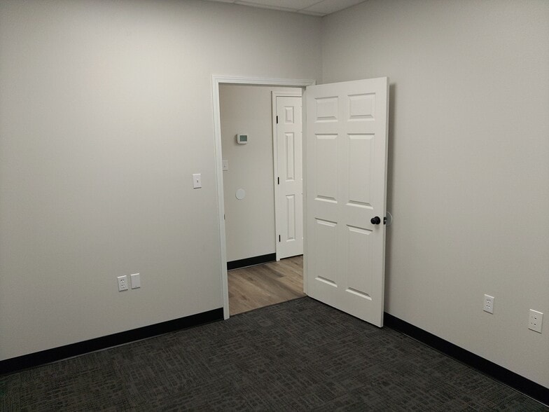 More Photos Of 5870 Old Pascagoula Rd, Theodore Warehouse For Lease