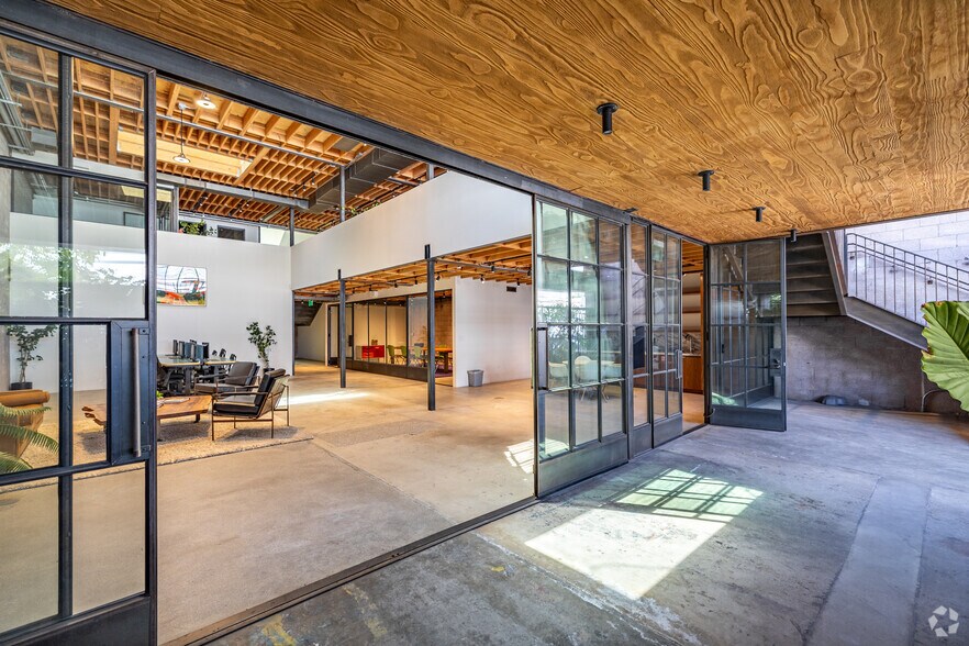 More Photos Of 5872 Smiley Dr, Culver City Loft Creative Space For Lease