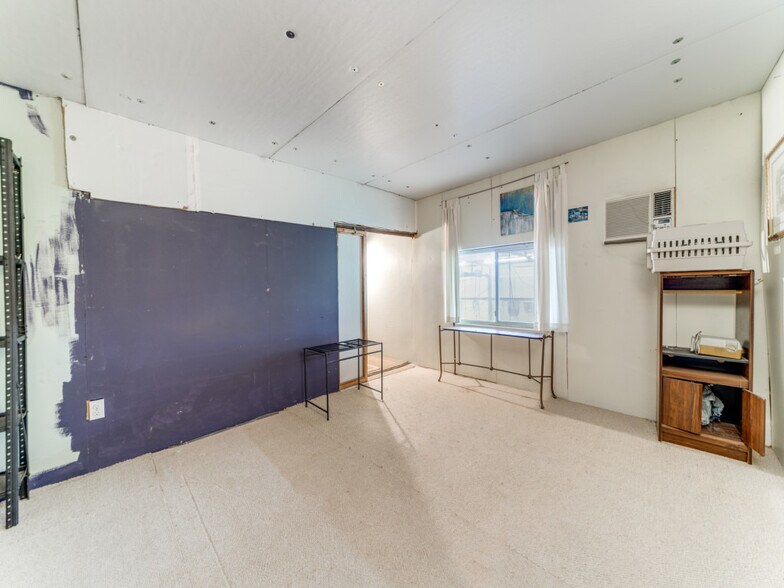 More Photos Of 40175 Interstate 10 W, Boerne Industrial For Sale