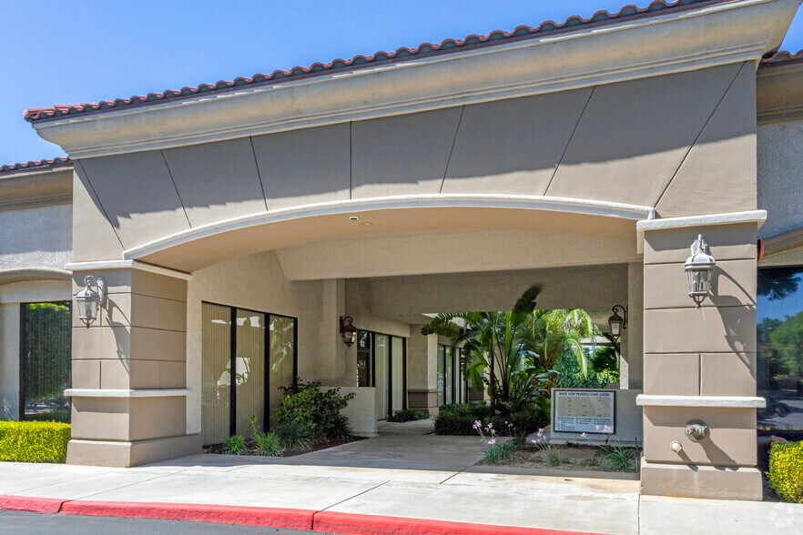 More Photos Of 9477 N Fort Washington Rd, Fresno Office For Lease