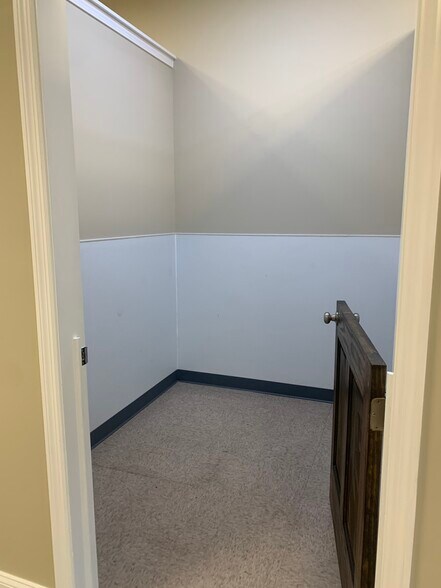 More Photos Of 100 Fall Creek Dr, Jacksonville Office For Lease