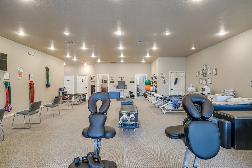More Photos Of 1318 John Jones Dr, Burleson Office For Sale