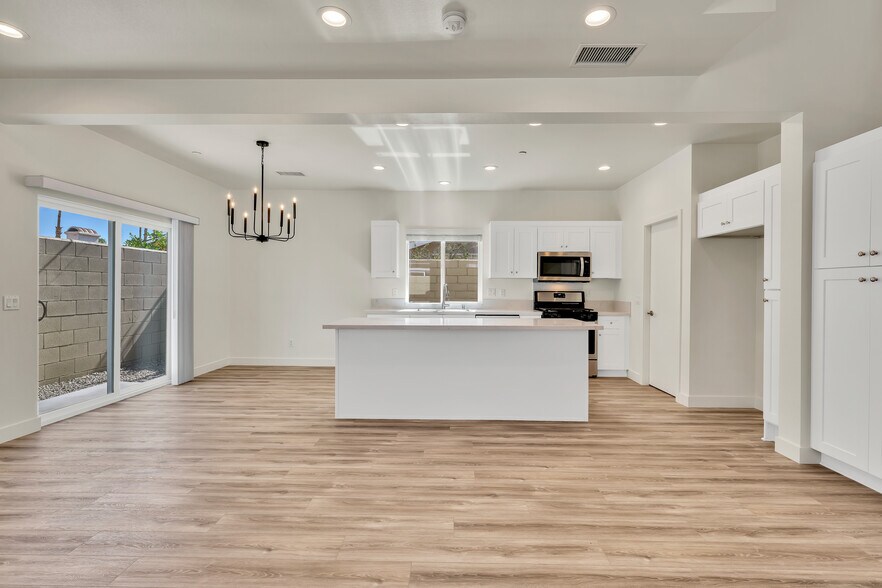 More Photos Of 33912 Whispering Palms Trail, Cathedral City Apartments For Sale