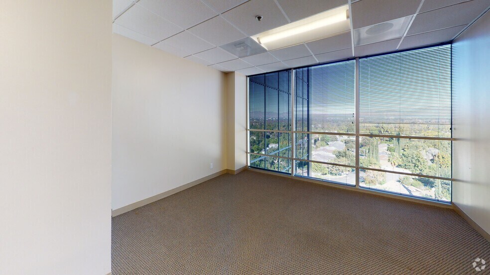 More Photos Of 16133 Ventura Blvd, Encino Office For Lease
