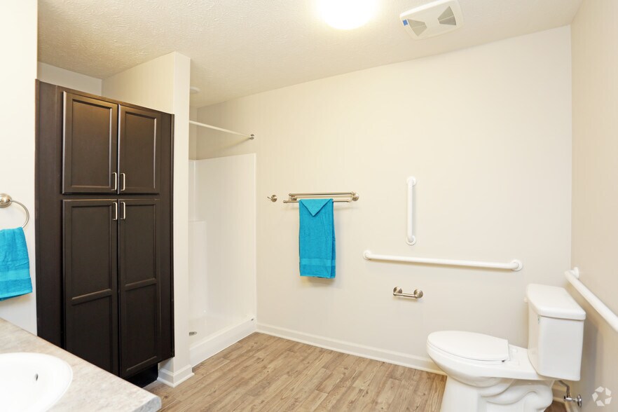 More Photos Of 25 S Linden Ave, Council Bluffs Apartments For Sale