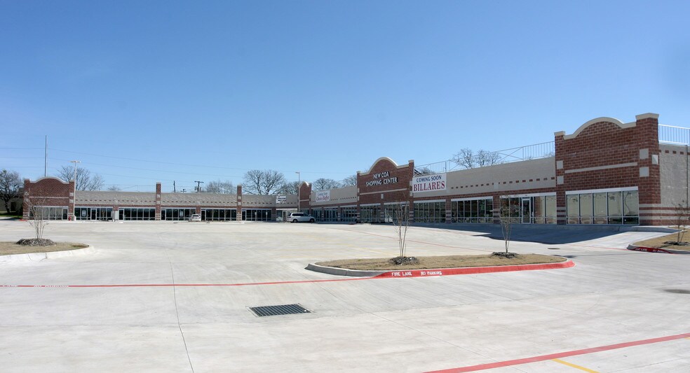 More Photos Of 3620 W Pioneer Dr, Irving Unknown For Lease