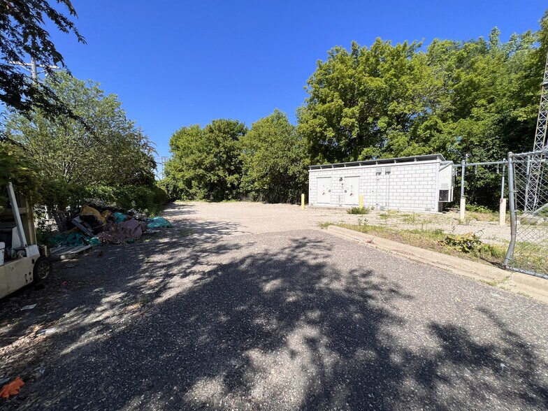 More Photos Of 4155 Old Sibley Memorial Hwy, Eagan Research And Development For Lease