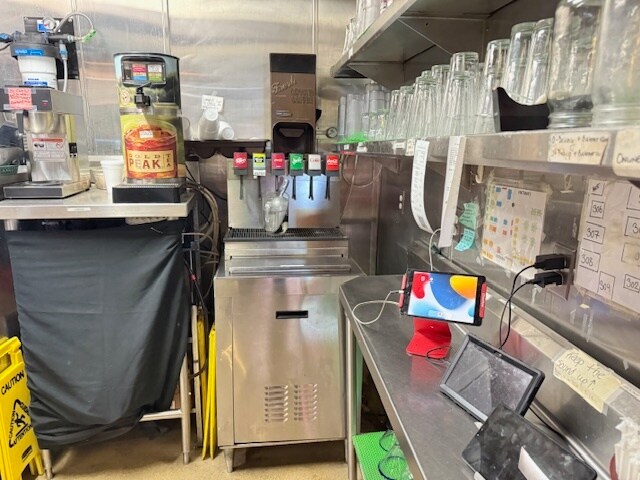 More Photos Of 1964 W Foothill Blvd, Upland Restaurant For Lease