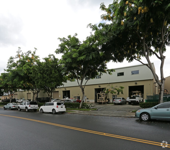 More Photos Of 94-465 Koaki St, Waipahu Warehouse For Lease
