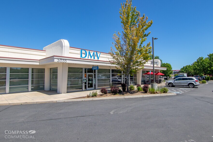 More Photos Of 3835 SW 21st St, Redmond Unknown For Lease