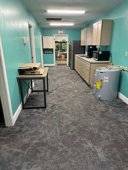 More Photos Of 10569 Lem Turner Rd, Jacksonville Medical For Sale