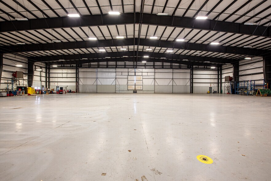 More Photos Of 211 Tuskegee Rd, Syracuse Airplane Hangar For Lease