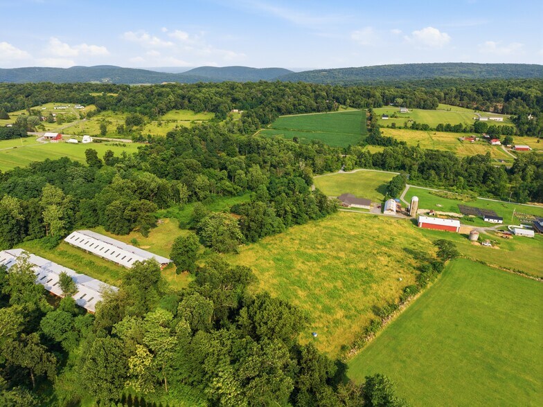 More Photos Of 13175 Washington Springs Winery Ln, Smithsburg Flex For Lease