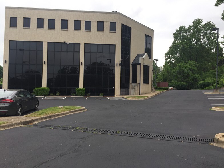 More Photos Of 1700 Old Bluegrass Ave, Louisville Medical For Lease