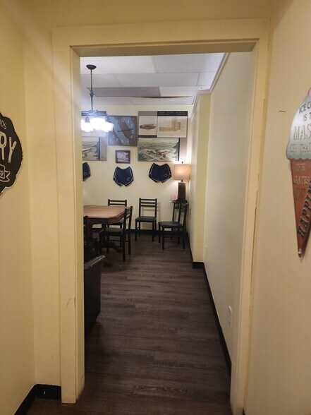 More Photos Of 433 Main St, Frankfort General Retail For Sale