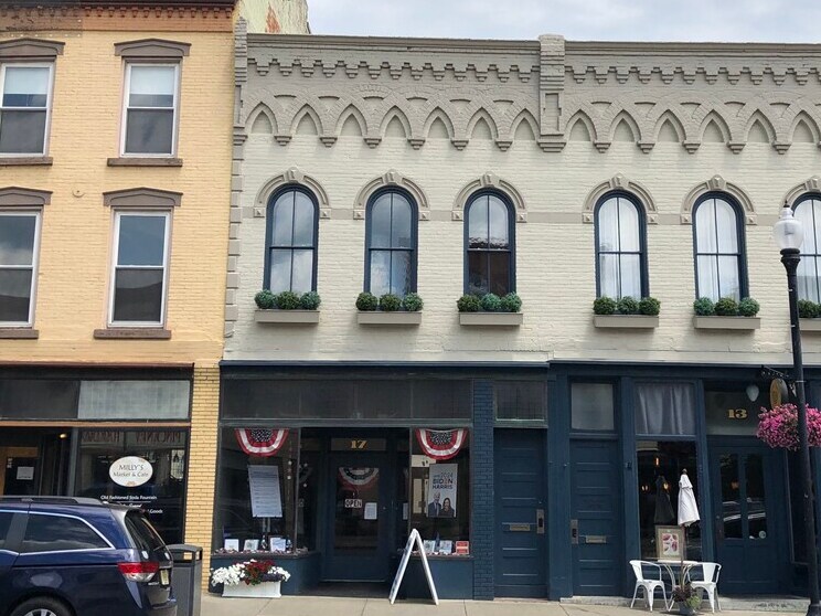 More Photos Of 17 Main St, Penn Yan Storefront Retail Residential For Lease