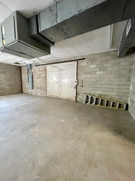 More Photos Of 1445 Montana Ave, Jacksonville Flex For Lease