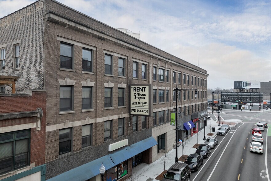 More Photos Of 3166 N Lincoln Ave, Chicago Apartments For Lease