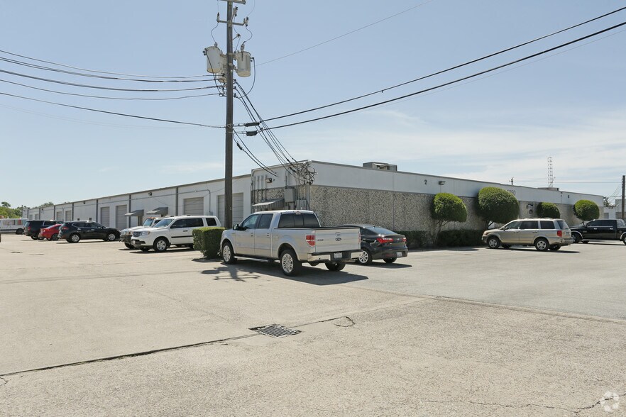 Primary Photo Of 5250 Gulfton St, Houston Light Distribution For Lease