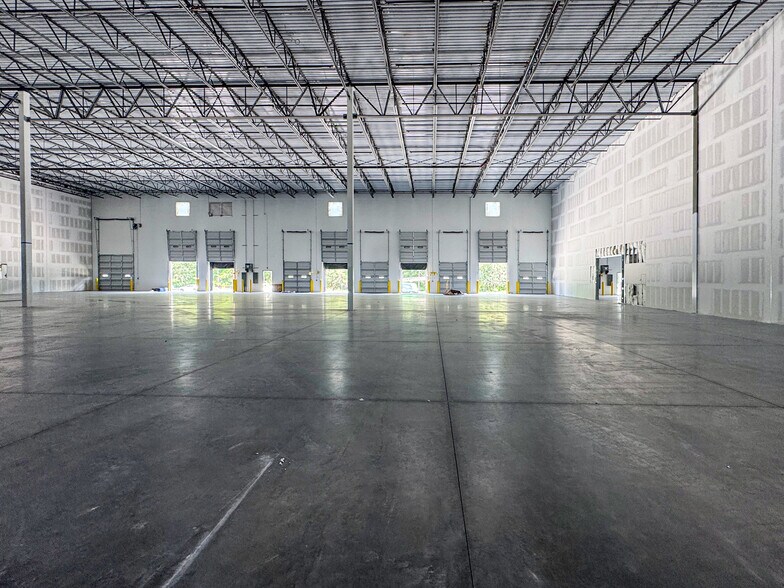 More Photos Of 2555 Ignition Dr, Jacksonville Warehouse For Lease