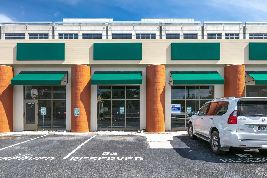 More Photos Of 480 E Bay St, Charleston General Retail For Lease