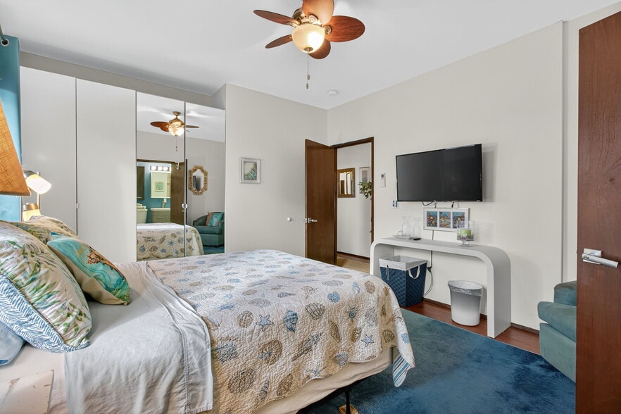 More Photos Of 5657 Shore S blvd, Gulfport Specialty For Sale