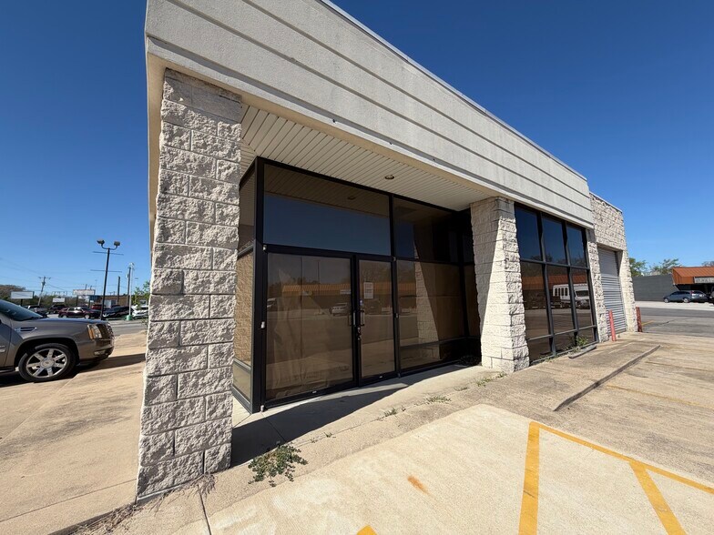 More Photos Of 8051 Boulevard 26, North Richland Hills Flex For Sale