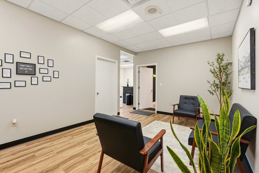 More Photos Of 81-87 Springside Dr, Akron Storefront Retail Office For Lease