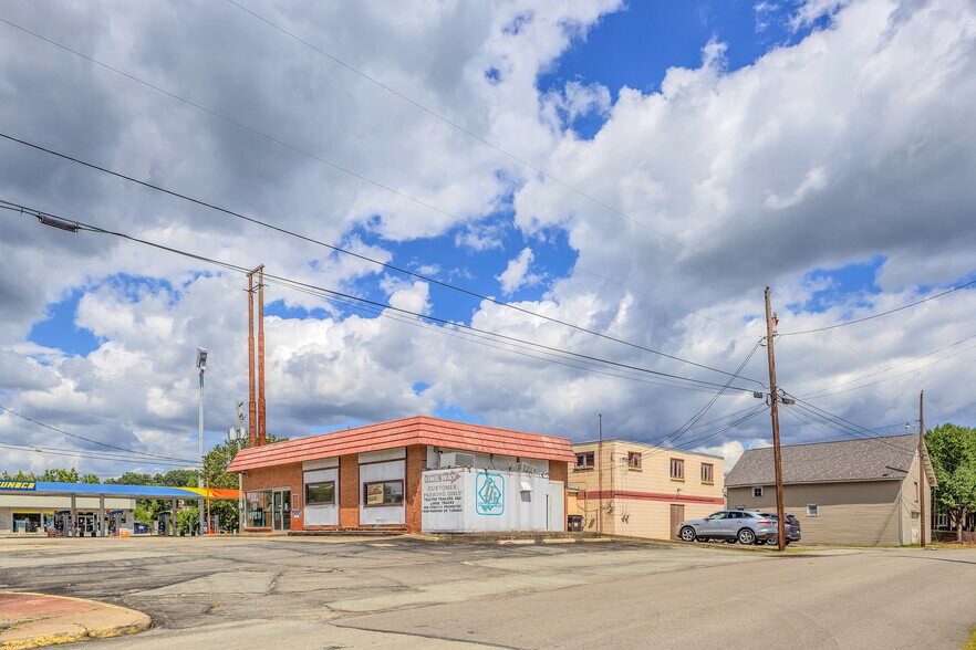 More Photos Of 110 E Pennsylvania Ave, New Stanton General Retail For Sale