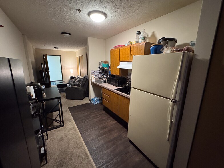 More Photos Of 243 E Main St, Alliance Apartments For Sale