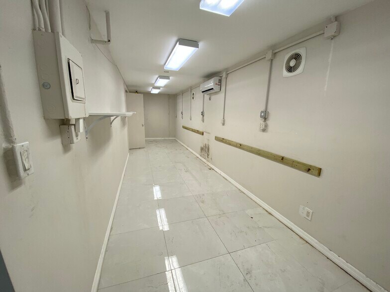 More Photos Of 215-235 S 21st Ave, Hollywood Office For Lease