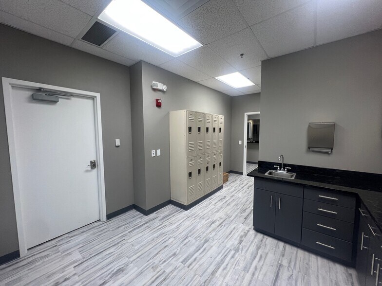 More Photos Of 4260 Glendale Milford Rd, Blue Ash Medical For Lease