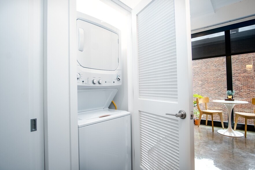 More Photos Of 5050 N Broadway St, Chicago Apartments For Lease