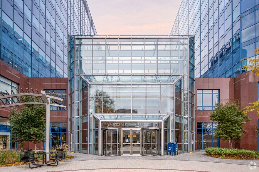 More Photos Of 1200 Harbor Blvd, Weehawken Office For Lease