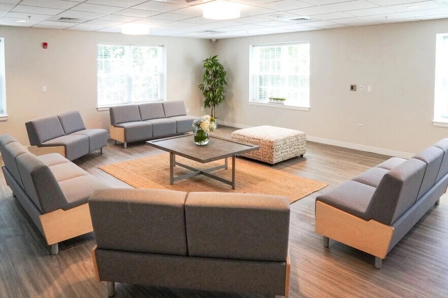 More Photos Of 75 Norumbega Rd, Weston Healthcare For Sale