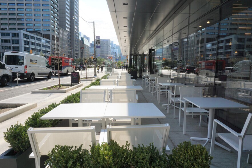 More Photos Of 480 University Ave, Toronto Office For Lease