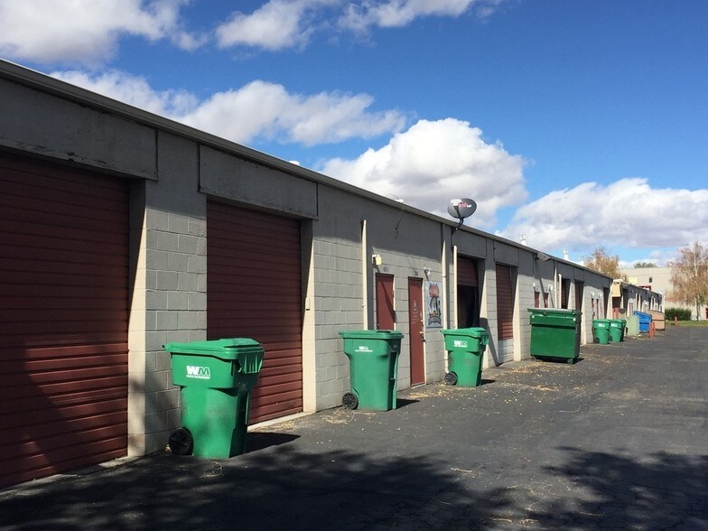 More Photos Of 397-399 Greg St, Sparks Light Distribution For Lease