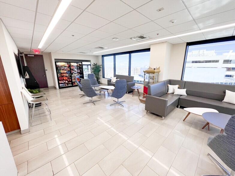 More Photos Of 500 W Illinois Ave, Midland Office For Lease