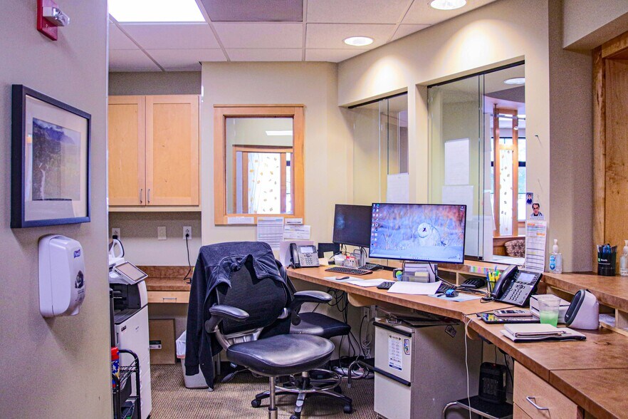 More Photos Of 600 Julian Ln, Arden Medical For Sale