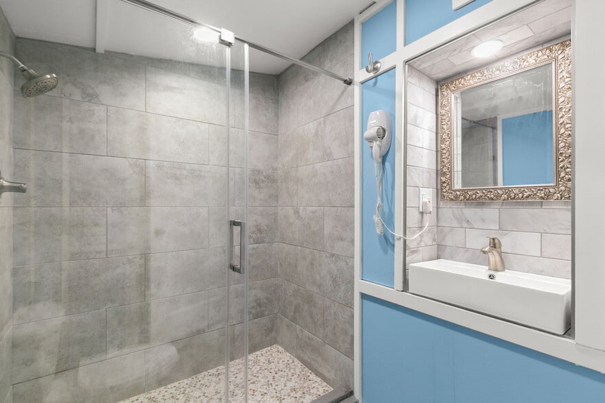 More Photos Of 3109 N Ola Ave, Tampa Hospitality For Sale