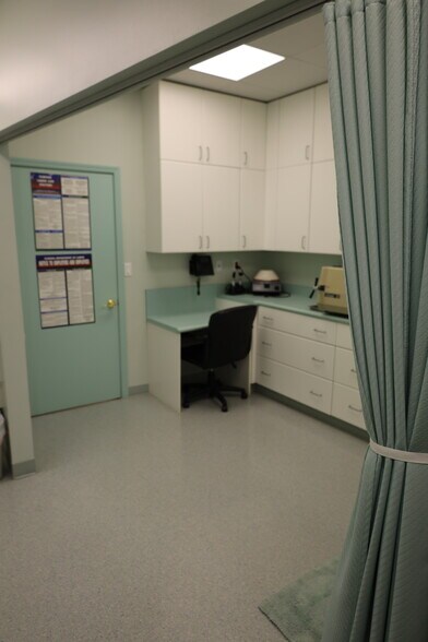 More Photos Of 4799 N Federal Hwy, Boca Raton Medical For Lease