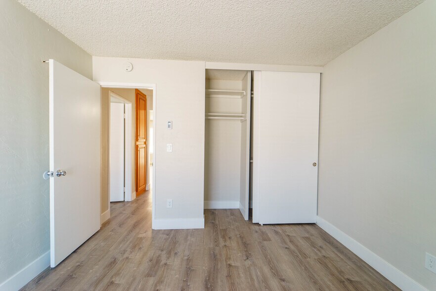 More Photos Of 12430 Oak Knoll Rd, Poway Apartments For Sale