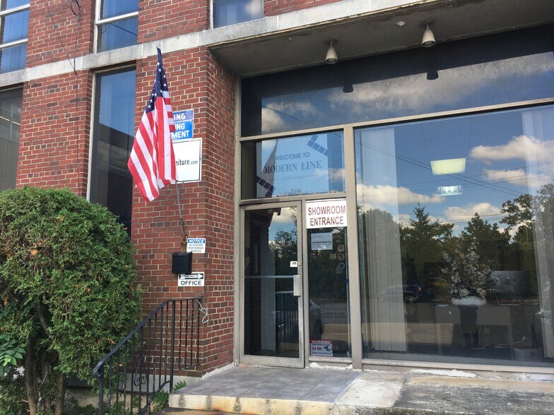 More Photos Of 531 N Stiles St, Linden Manufacturing For Lease