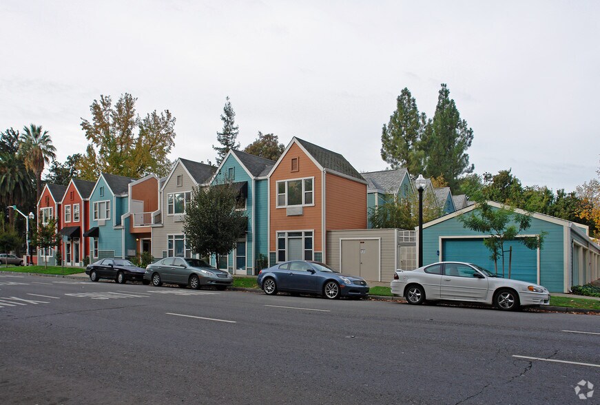 More Photos Of 1530 16th St, Sacramento Storefront Retail Office For Lease