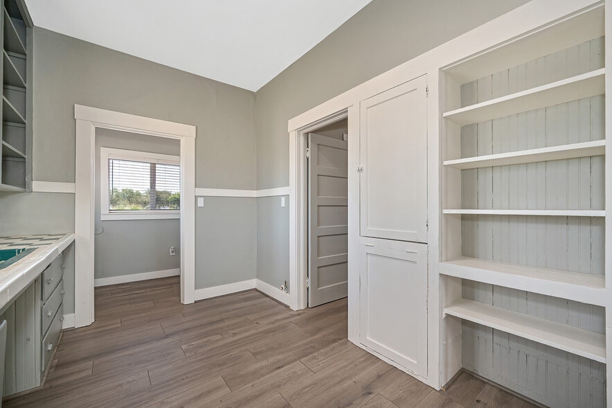 More Photos Of 19435 East St, Woodland Specialty For Sale